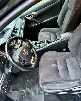 Lexus CT cena 96500 przebieg: 42200, rok produkcji 2019 z Augustów małe 497